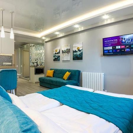 דירות Crystal Deluxe, Four Seasons F2, New גודאורי מראה חיצוני תמונה