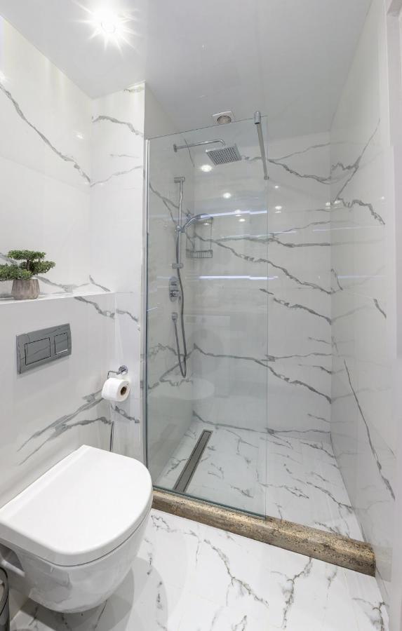דירות Crystal Deluxe, Four Seasons F2, New גודאורי מראה חיצוני תמונה